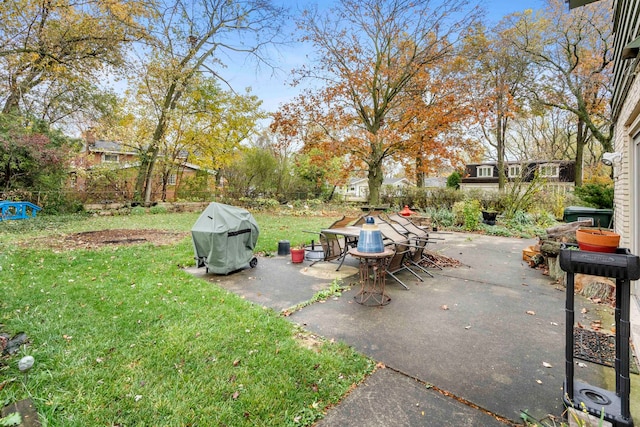 view of yard with a patio area