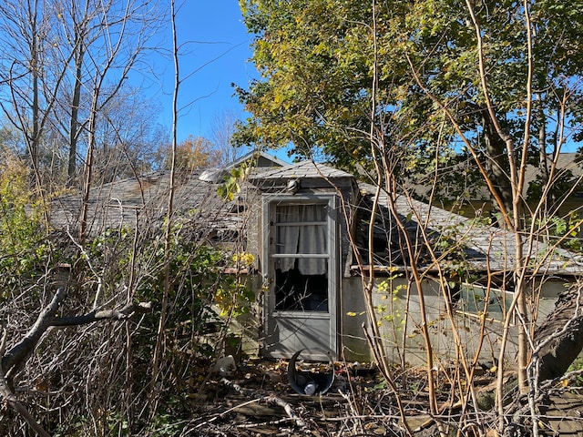 view of outbuilding