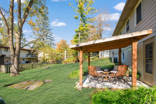 view of yard featuring a patio