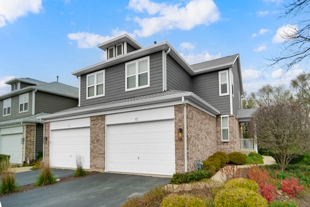 view of front facade featuring a garage