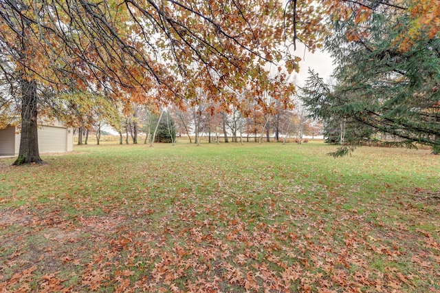 17619 Grandview Dr, Sterling, IL 61081 - view of grassy yard