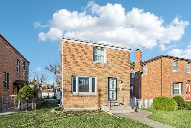 front of property with a front lawn