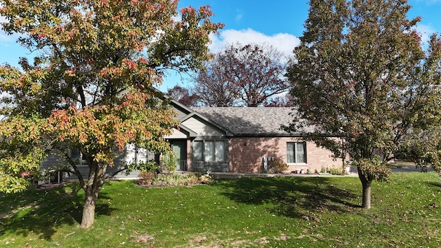 view of front of house with a front yard