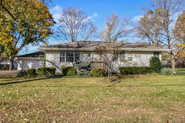 view of front facade with a front yard