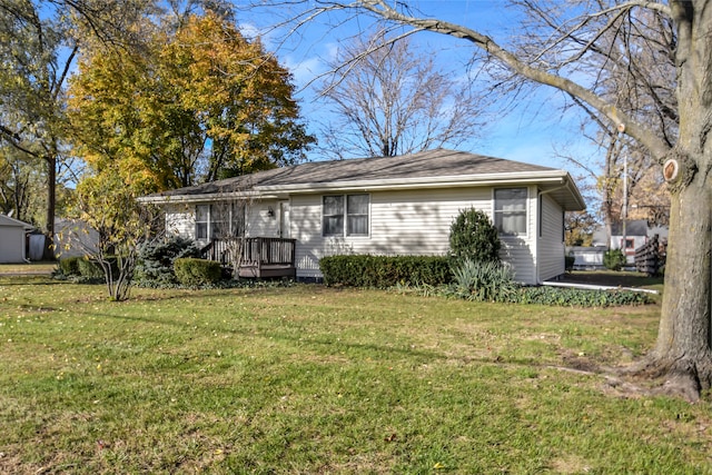 single story home with a front yard