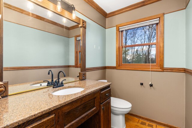 laundry area featuring cabinets, independent washer and dryer, and light tile patterned floors