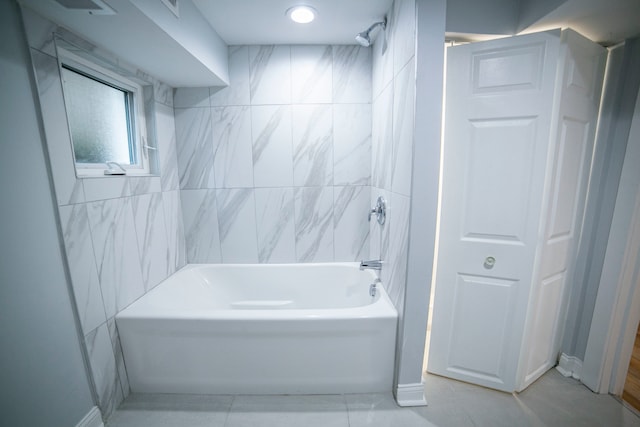 bathroom featuring shower / tub combination