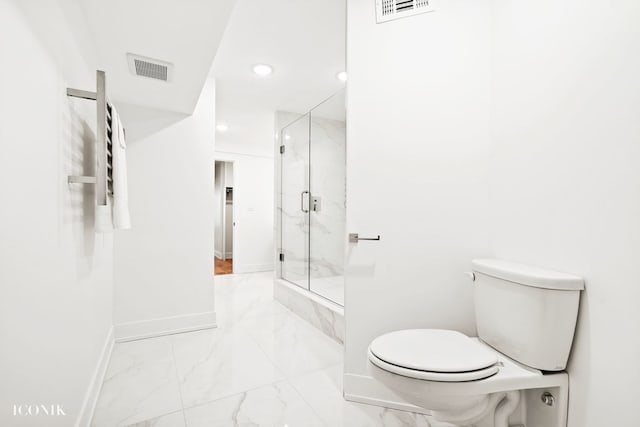 bathroom featuring visible vents, baseboards, toilet, a marble finish shower, and marble finish floor