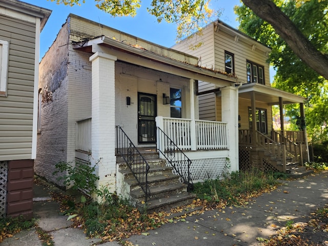 view of front of house with covered porch