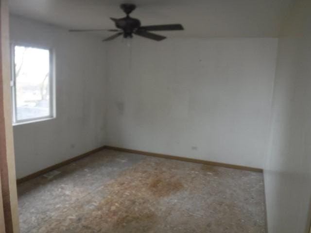 empty room with ceiling fan