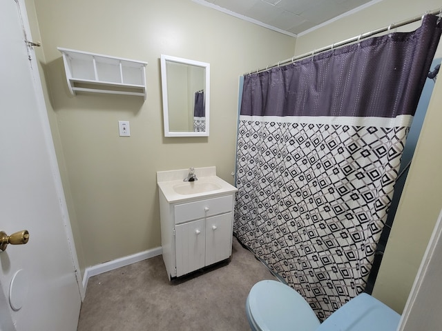 bathroom featuring curtained shower, vanity, toilet, and crown molding