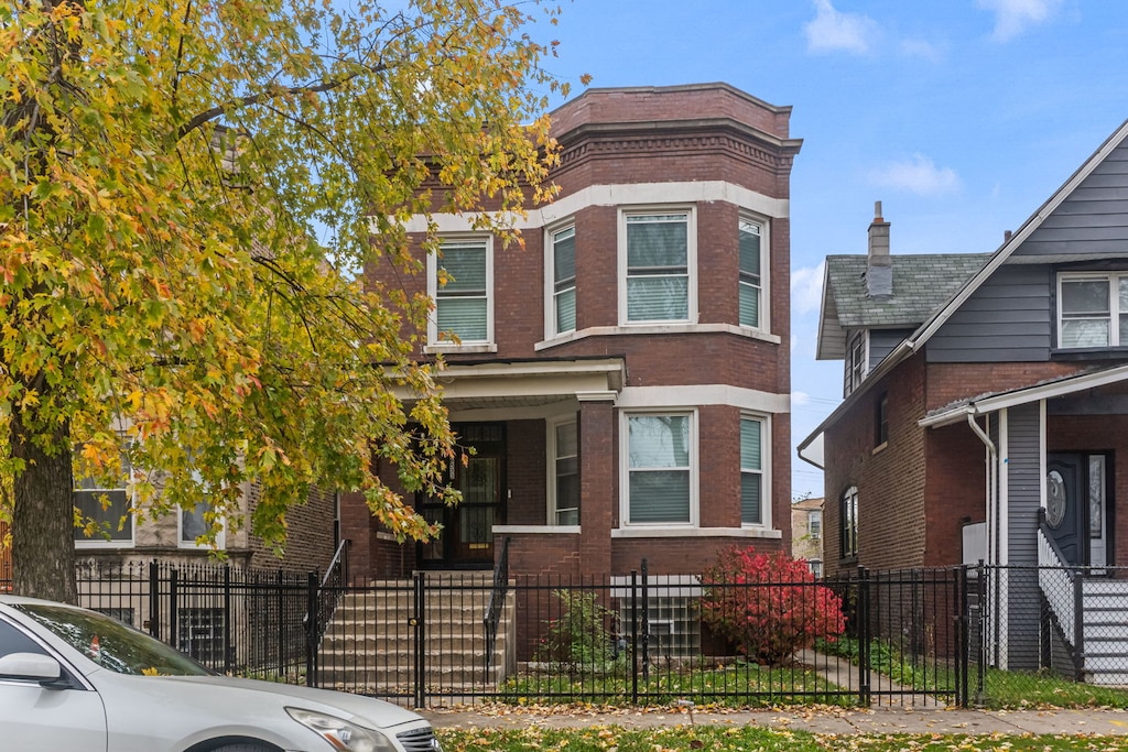 view of front of house