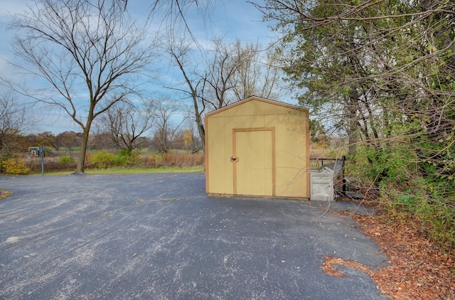 view of outbuilding