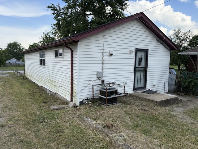 1402 Berkeley Ave, Chicago Heights, IL 60411 - back of property with a yard