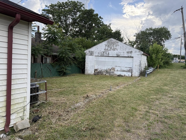 1402 Berkeley Ave, Chicago Heights, IL 60411 - view of yard with a garage and an outbuilding