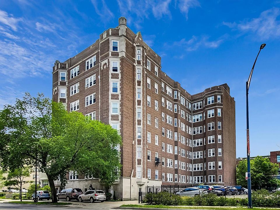 view of building exterior