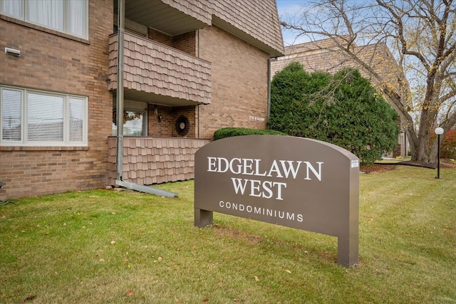 1730 W Galena Blvd Unit 402E, Aurora, IL 60506 - community / neighborhood sign with a yard