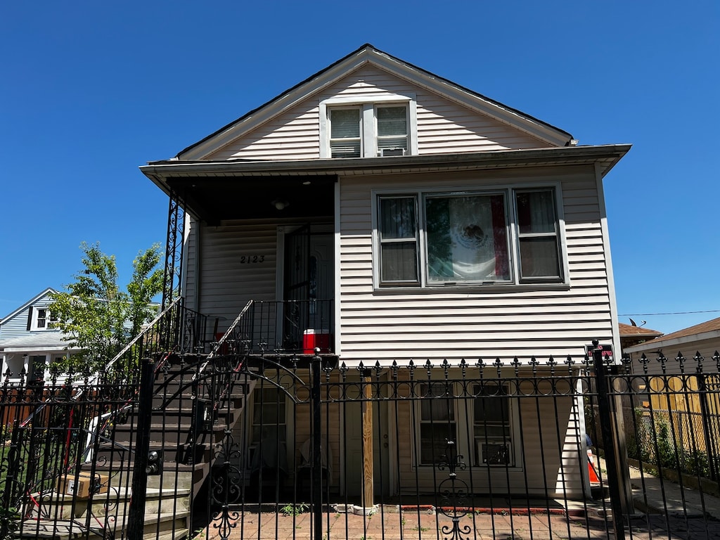 view of front of house