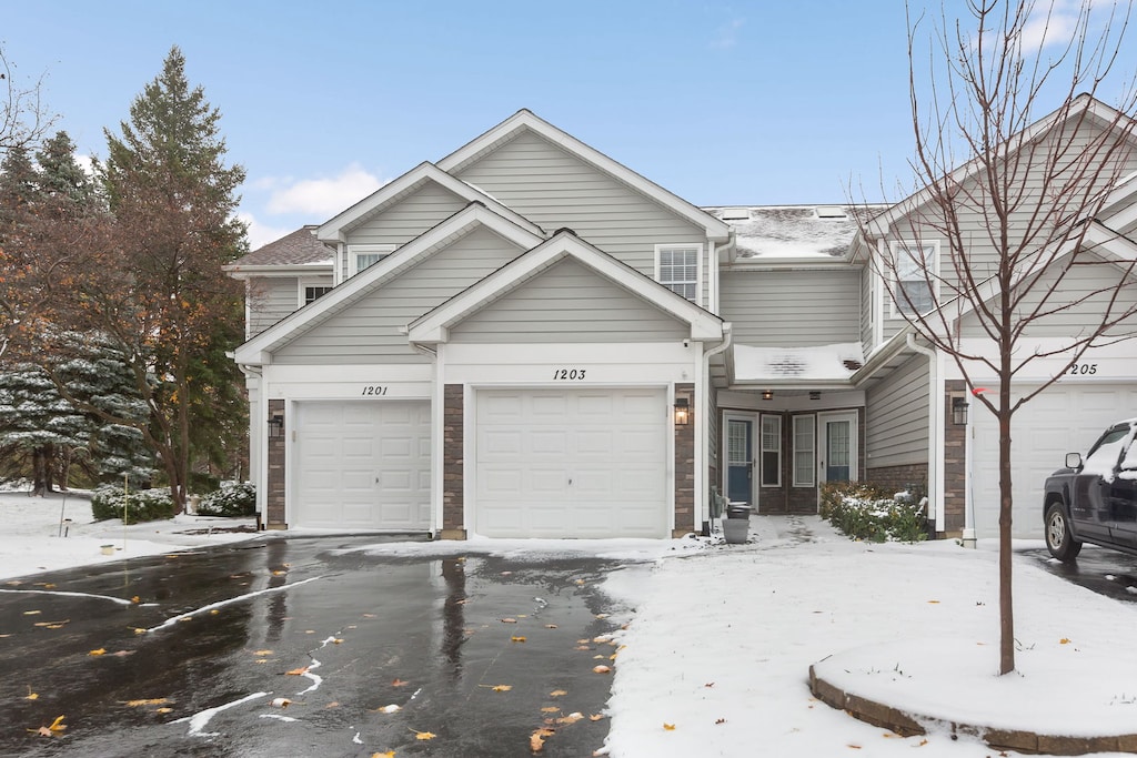 view of front of house featuring a garage