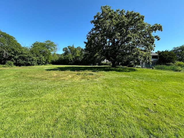 Listing photo 3 for LOT2 Dickens Rd, Northfield IL 60093