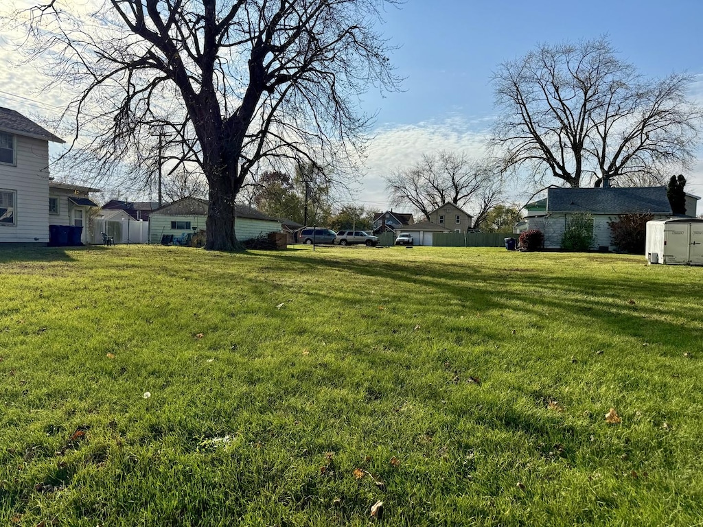 863 Bucklin St, Lasalle, IL 61301 - photo 1