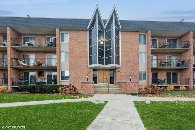 view of building exterior