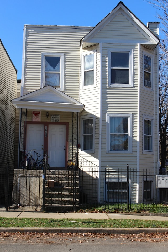 view of front of house