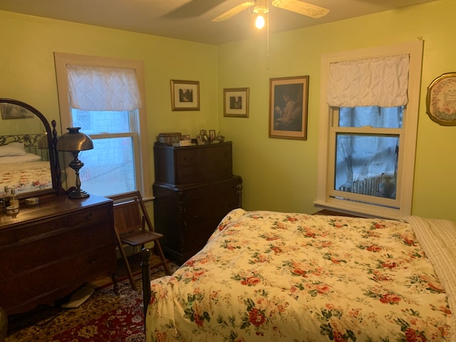 bedroom featuring ceiling fan