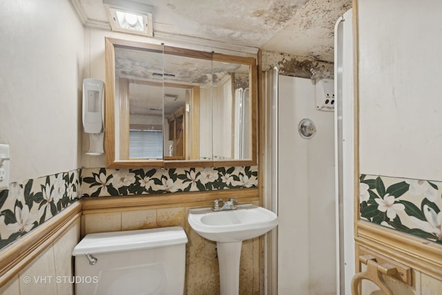 bathroom with toilet