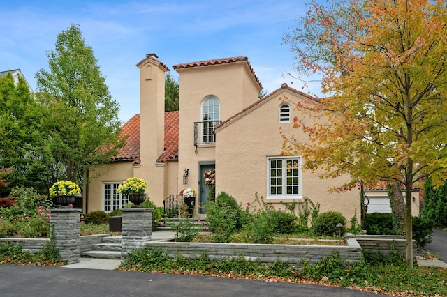 view of mediterranean / spanish-style house