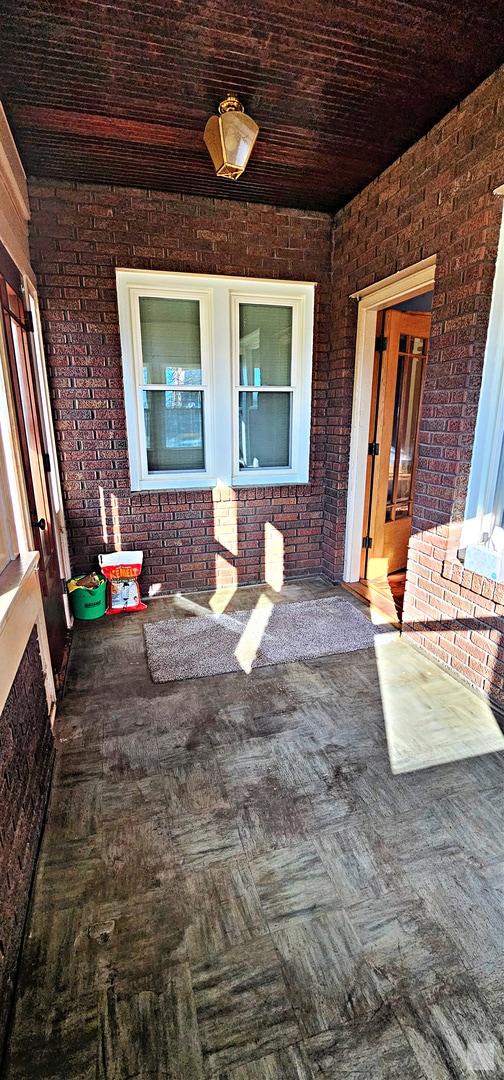 view of patio / terrace with covered porch