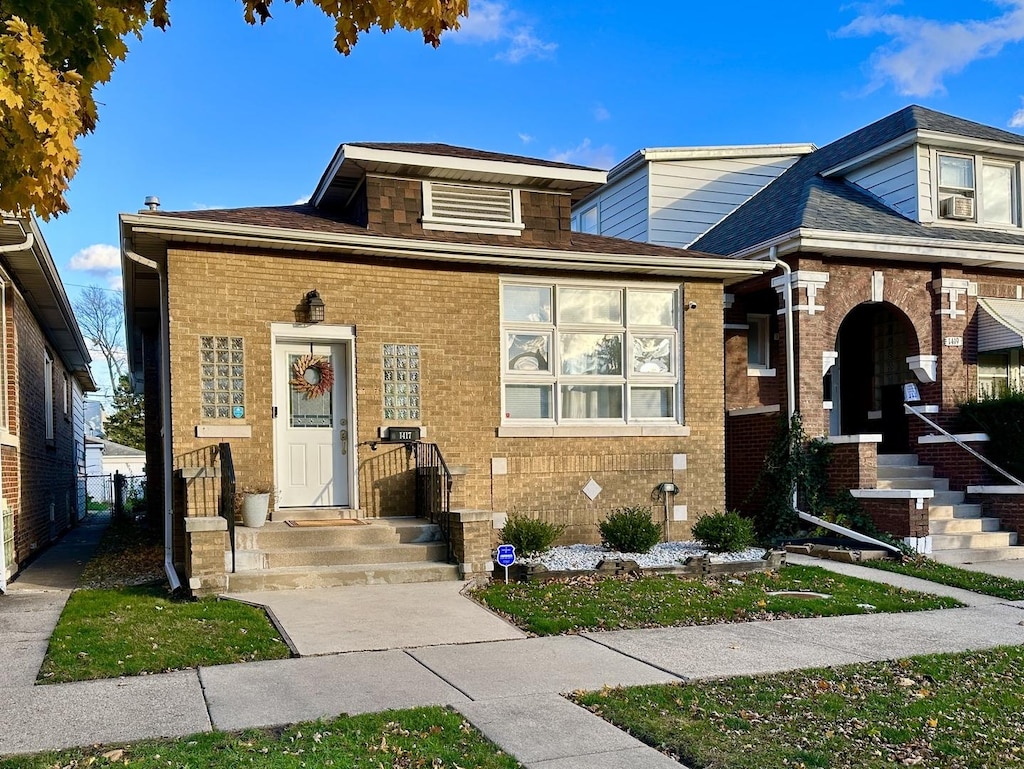 view of front of house