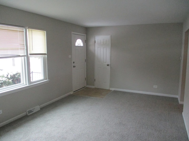 entryway featuring carpet