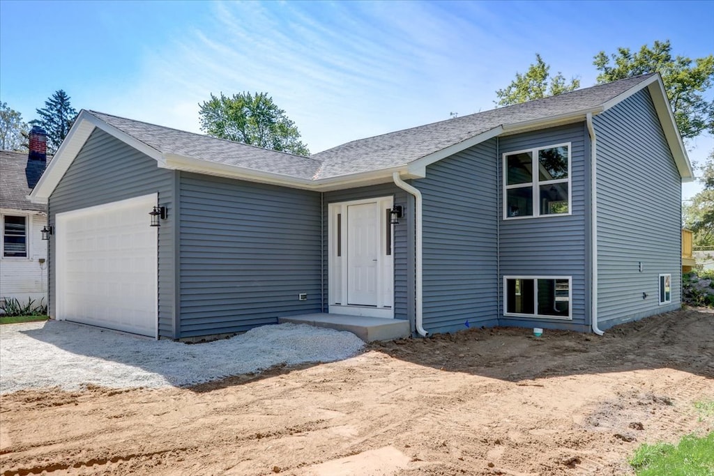 view of front facade featuring a garage