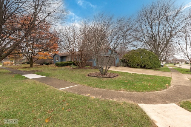 exterior space featuring a front yard