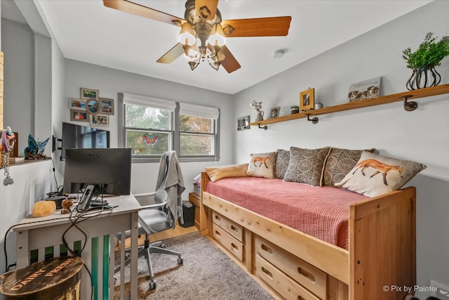 bedroom featuring ceiling fan