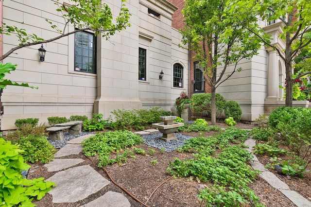 460 W Huron St, Chicago, IL 60654 - view of yard