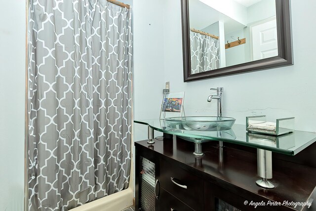 sitting room with light tile patterned floors