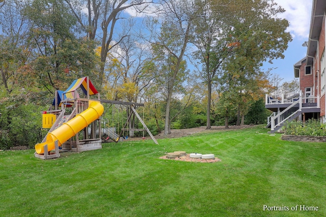 view of yard featuring a playground