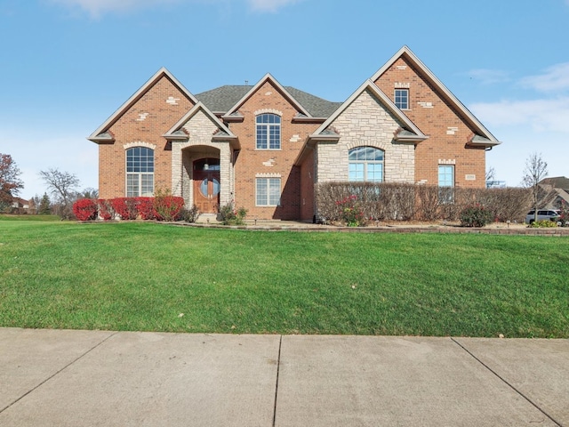 view of front of house featuring a front lawn