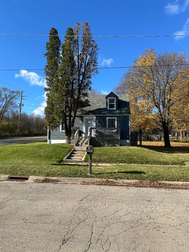 view of front of house featuring a front yard