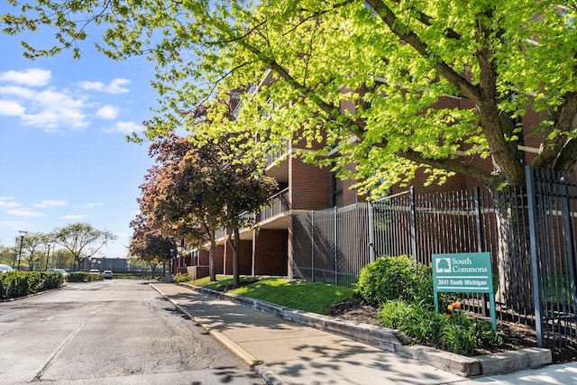 3041 S Michigan Ave Unit 504, Chicago, IL 60616 - view of asphalt road