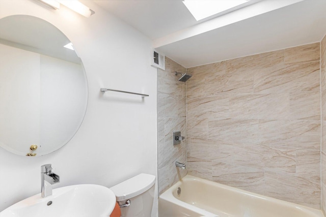 3041 S Michigan Ave Unit 504, Chicago, IL 60616 - bathroom featuring a sink and washtub / shower combination