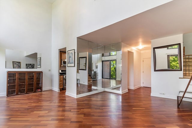 3041 S Michigan Ave Unit 504, Chicago, IL 60616 - foyer entrance with stairs and wood finished floors