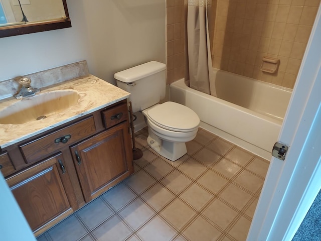 129 W Brandon Ct Unit 33, Palatine, IL 60067 - bathroom featuring vanity and shower / tub combo