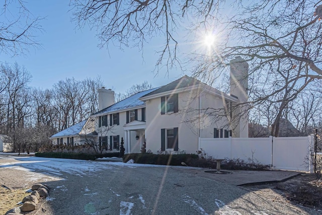 view of front of property