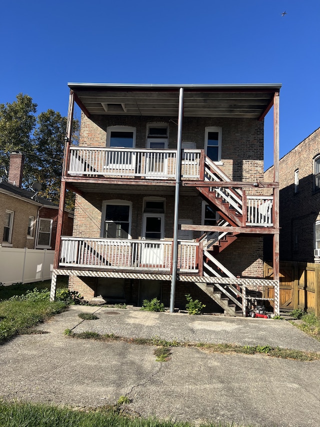 view of front of house