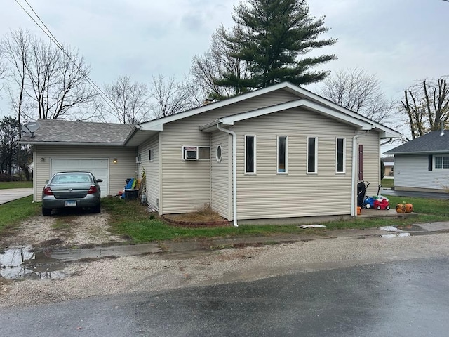 view of front facade featuring a garage