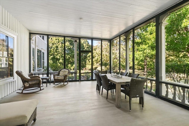 sunroom / solarium with a healthy amount of sunlight