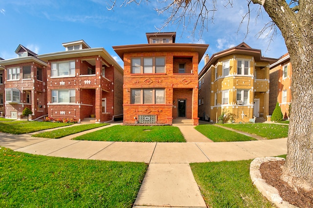 view of front of house featuring a front yard